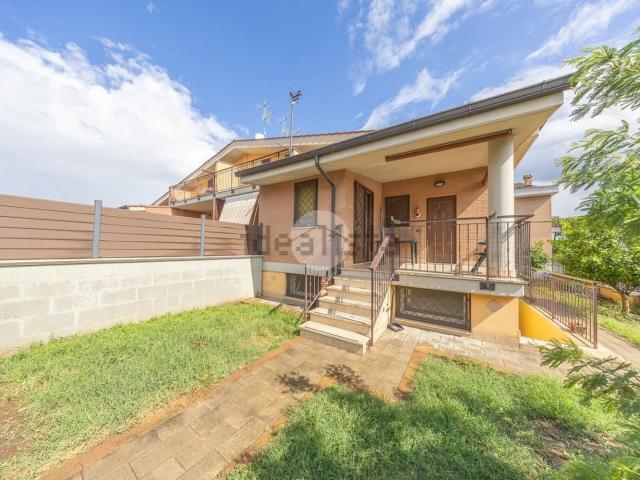 Villetta a schiera in vendita di 110 m² in Via del Fosso dell&apos Osa, 426