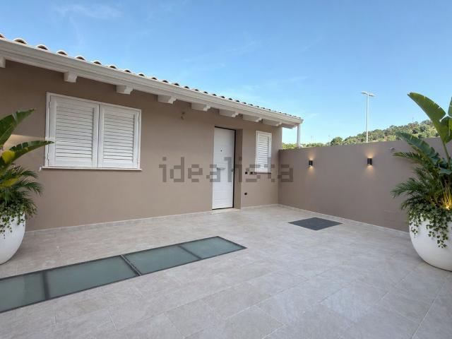 Villetta a schiera in vendita di 110 m² in Via del Lentischio, 42
