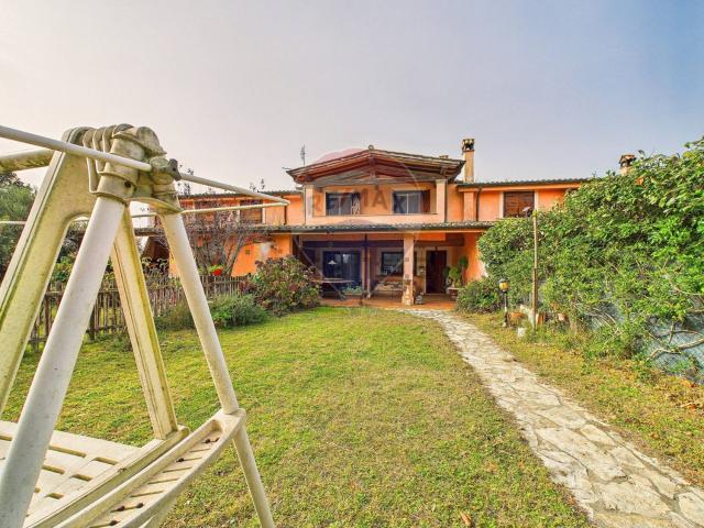 Villetta a schiera in vendita di 110 m² in Via delle Terre di Bettona, 6