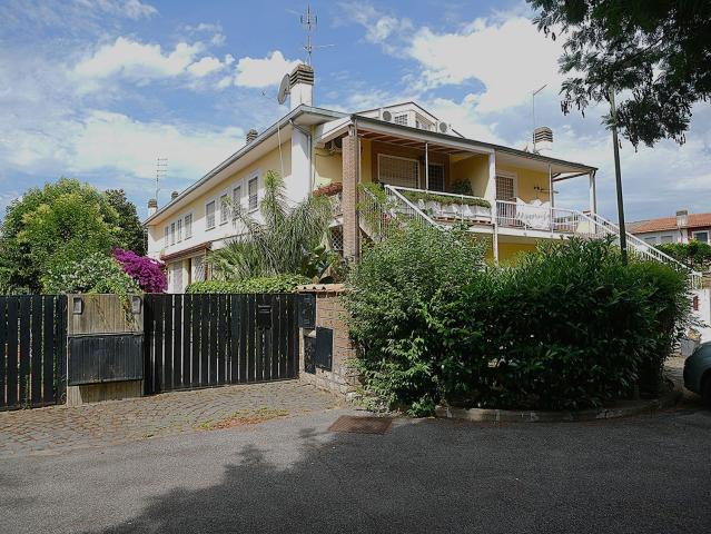 Villetta a schiera in vendita di 110 m² in Via Diofanto, 14
