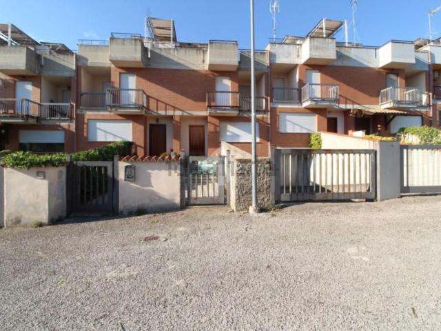 Villetta a schiera in vendita di 110 m² in Via Fonte Calamaro