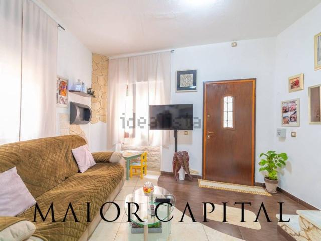 Villetta a schiera in vendita di 110 m² in Via Funtana Inzas