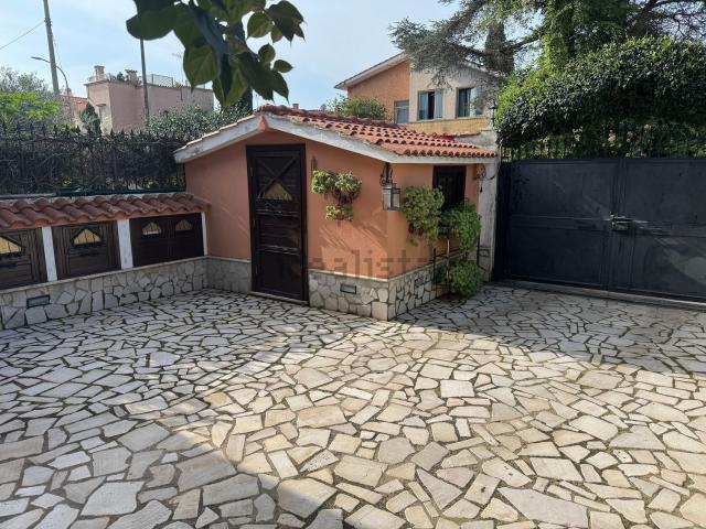 Villetta a schiera in vendita di 110 m² in Via Orsa Maggiore