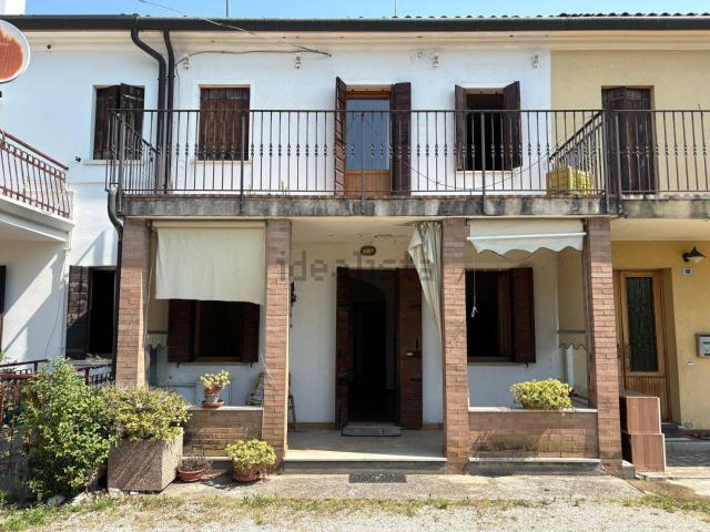 Villetta a schiera in vendita di 110 m² in Via Monsignor V. Milani, 1
