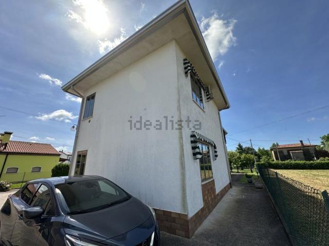 Villetta a schiera in vendita di 110 m² in Via Macerata, 1