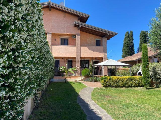 Villetta a schiera in vendita di 110 m² in Via Stanislao Falchi