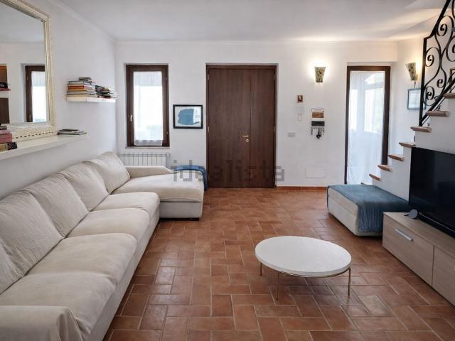 Villetta a schiera in vendita di 110 m² in Via Papirio Serangeli, 1