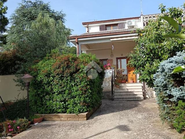 Villetta a schiera in vendita di 110 m² in Contrada Lagogemolo