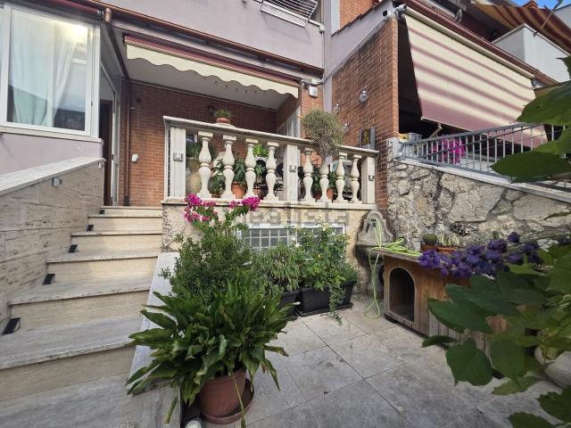 Villetta a schiera in vendita di 112 m² in Via Fratelli Agostini