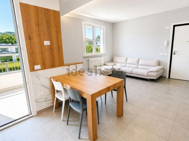 Villetta a schiera in vendita di 112 m² in Via J.F.Kennedy