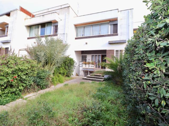 Villetta a schiera in vendita di 113 m² in Lungomare dei Greci, 58