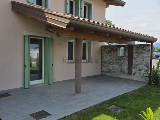 Villetta a schiera in vendita di 114 m² in Via C.Nanino, 23