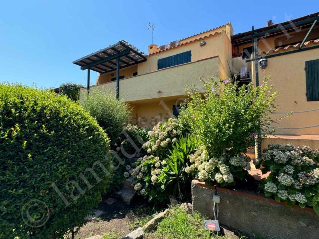 Villetta a schiera in vendita di 114 m² in Via delle Agavi, 9