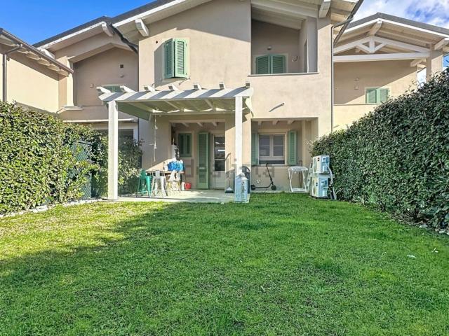 Villetta a schiera in vendita di 115 m² in Via della Gronda