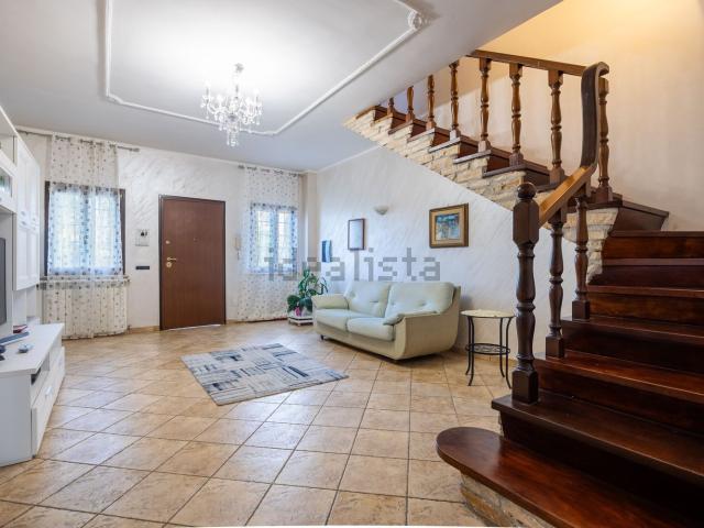 Villetta a schiera in vendita di 115 m² in Via Leonardo da Vinci