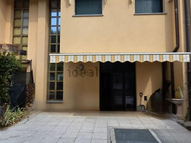 Villetta a schiera in vendita di 115 m² in Via per Robecchetto, 3