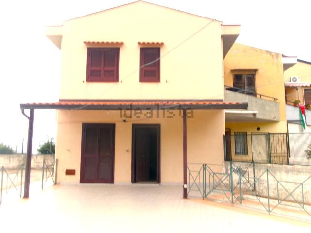 Villetta a schiera in vendita di 115 m² in Strada Statale 18 Tirrena Inferiore, 7