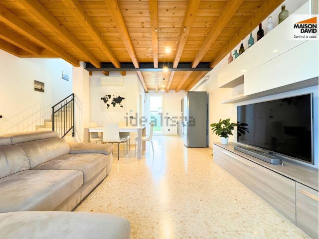 Villetta a schiera in vendita di 119 m² in Via Grumo, 38