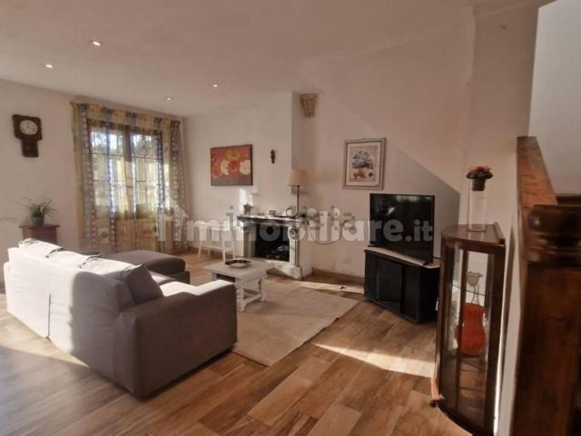 Villetta a schiera in vendita di 120 m² in Via G. Schicchi