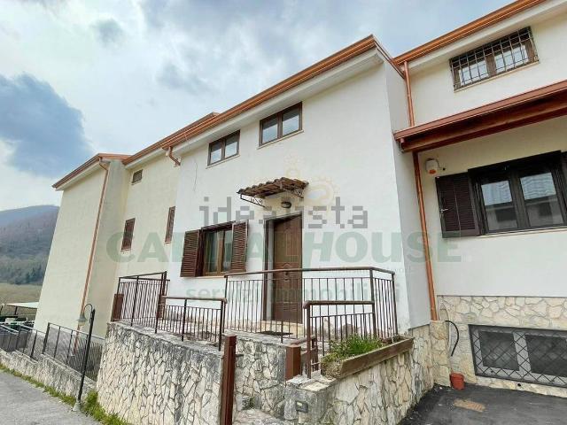 Villetta a schiera in vendita di 120 m² in Via gaudi, 278