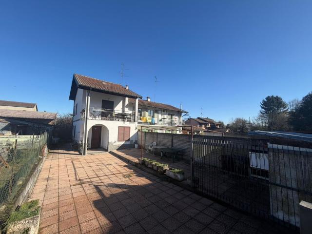 Villetta a schiera in vendita di 120 m² in Via della Chiesa, 28
