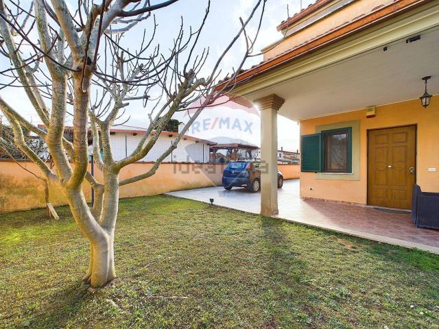 Villetta a schiera in vendita di 120 m² in Via Della vergine, 19