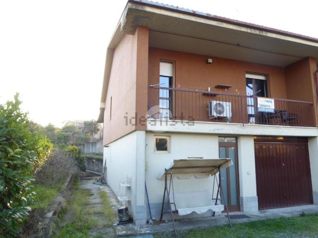 Villetta a schiera in vendita di 120 m² in Via Deniri, 2
