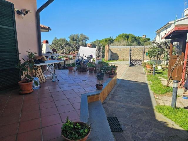 Villetta a schiera in vendita di 120 m² in Via di Montenero, 57128