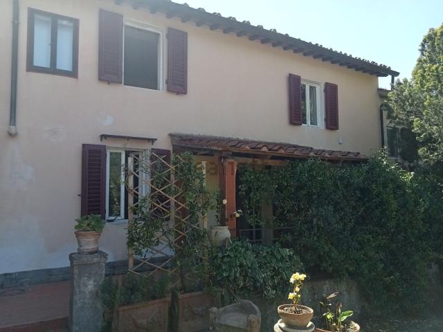 Villetta a schiera in vendita di 120 m² in Via Fontelucente