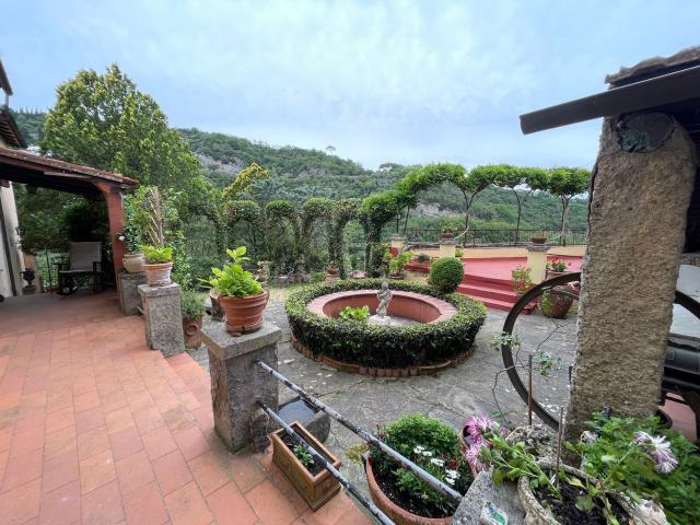Villetta a schiera in vendita di 120 m² in Via Fontelucente