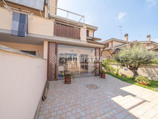 Villetta a schiera in vendita di 120 m² in Via Londra, 4
