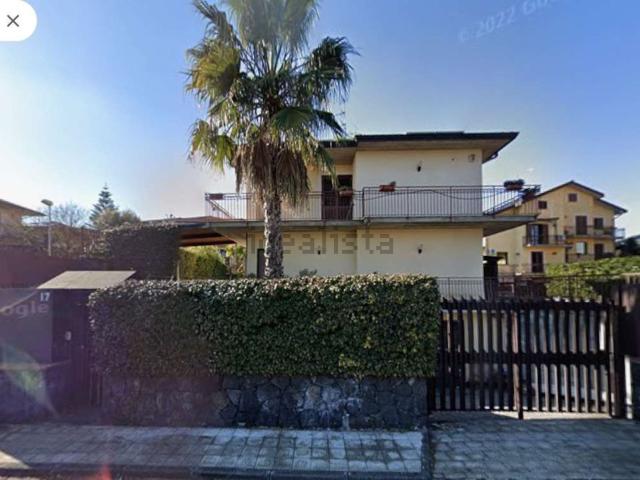 Villetta a schiera in vendita di 120 m² in Via Mongibello, 17