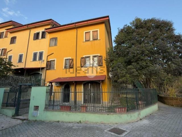 Villetta a schiera in vendita di 120 m² in Via Monte Tufello