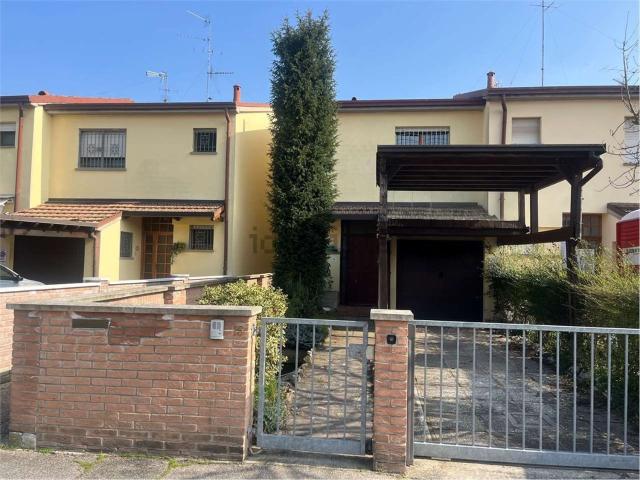 Villetta a schiera in vendita di 120 m² in Via Marzabotto, 15