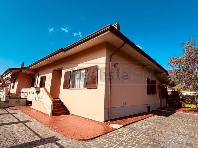Villetta a schiera in vendita di 120 m² in Via San Leonardo, 387