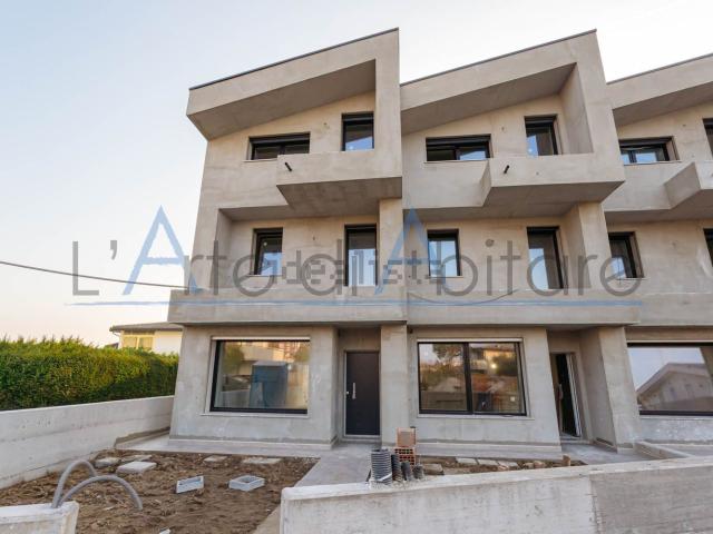 Villetta a schiera in vendita di 120 m² in Via Padre Emilio Venturini