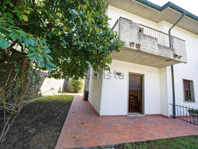 Villetta a schiera in vendita di 120 m² in Via Pratesi, 39
