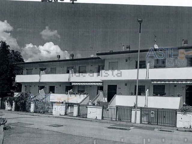 Villetta a schiera in vendita di 120 m² in Via Provinciale Lucchese, 587