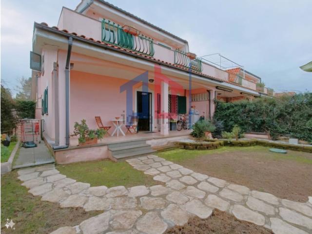 Villetta a schiera in vendita di 120 m² in Viale Colle Romito