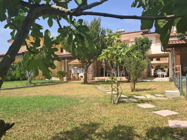 Villetta a schiera in vendita di 120 m² in Viale dei Tulipani, 10