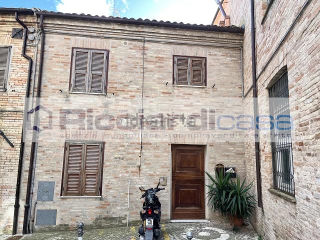 Villetta a schiera in vendita di 120 m² in Piazza Giacomo Leopardi