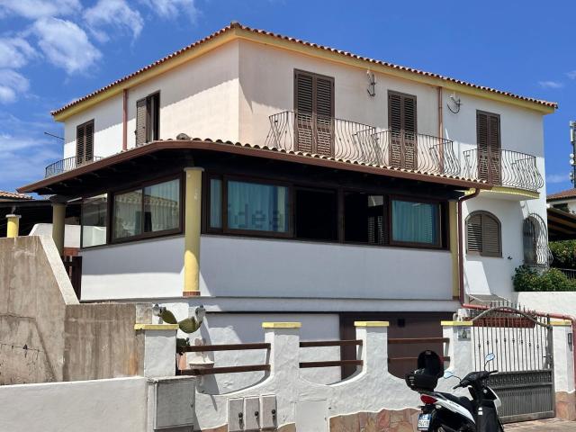Villetta a schiera in vendita di 120 m² in Strada Cala Lunga, 10