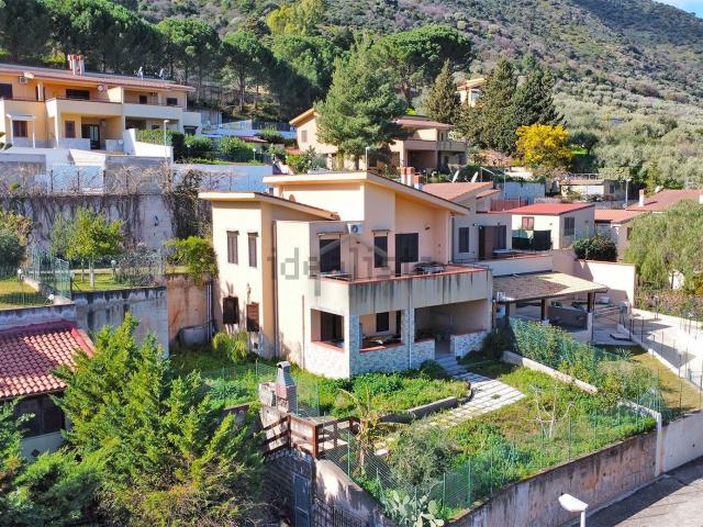 Villetta a schiera in vendita di 120 m² in Strada Intercomunale 12