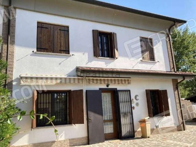 Villetta a schiera in vendita di 121 m² in Via Domenico Modugno