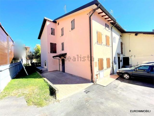 Villetta a schiera in vendita di 121 m² in Via per Neviano