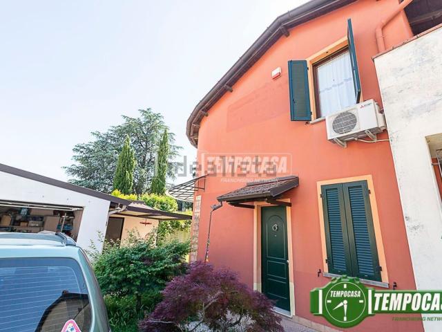 Villetta a schiera in vendita di 122 m² in Via Cascina Malatera