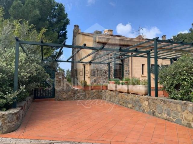 Villetta a schiera in vendita di 122 m² in Via la Maddalena