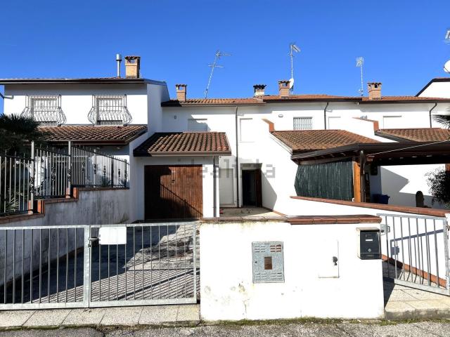 Villetta a schiera in vendita di 124 m² in Via Giacomo Matteotti