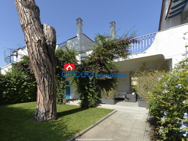 Villetta a schiera in vendita di 124 m² in Via Terracina, 266