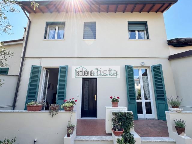 Villetta a schiera in vendita di 125 m² in Via Cortona
